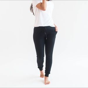 Zyia Black unwind joggers size medium